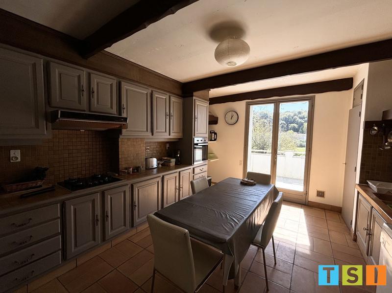 Maison - 287 m² - 7 pièces