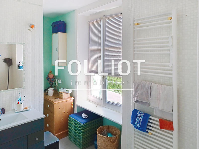 Maison - 111 m² - 7 pièces