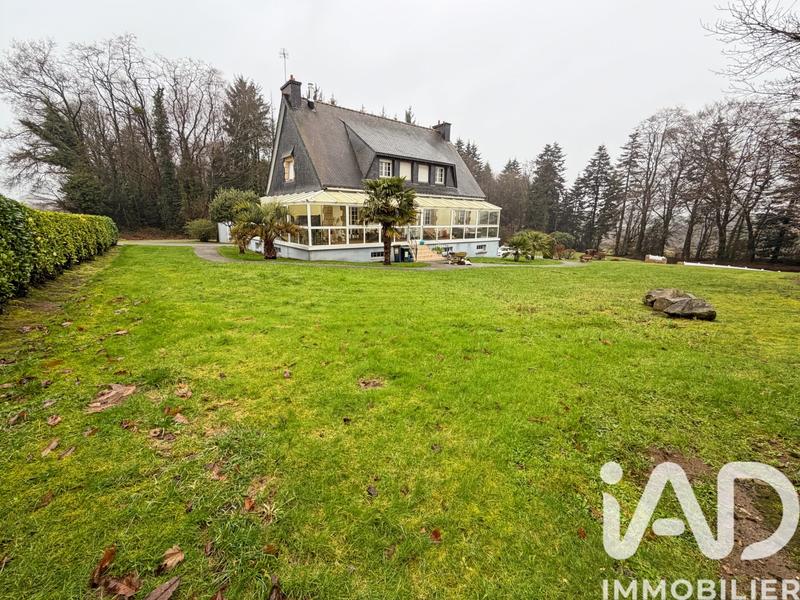 Maison - 220 m² - 10 pièces