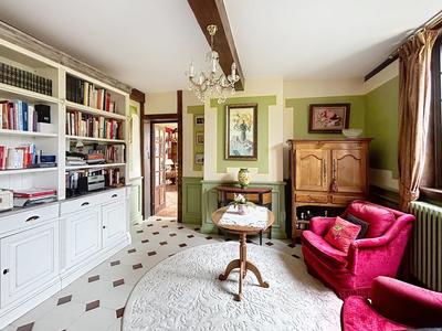 Maison - 220 m² - 8 pièces