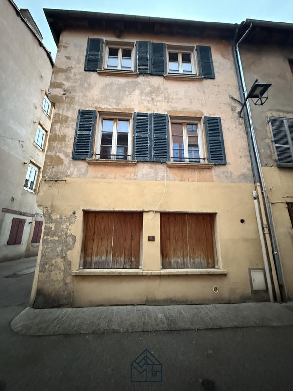 Maison - 95 m² - 6 pièces