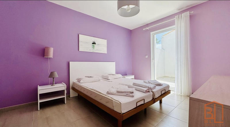 Maison traditionnelle - 274 m² - 11 pièces