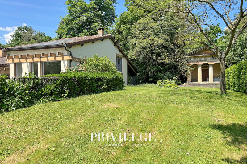 Maison - 250 m² - 7 pièces