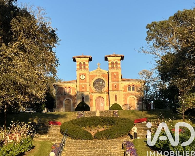 Maison - 237 m² - 8 pièces