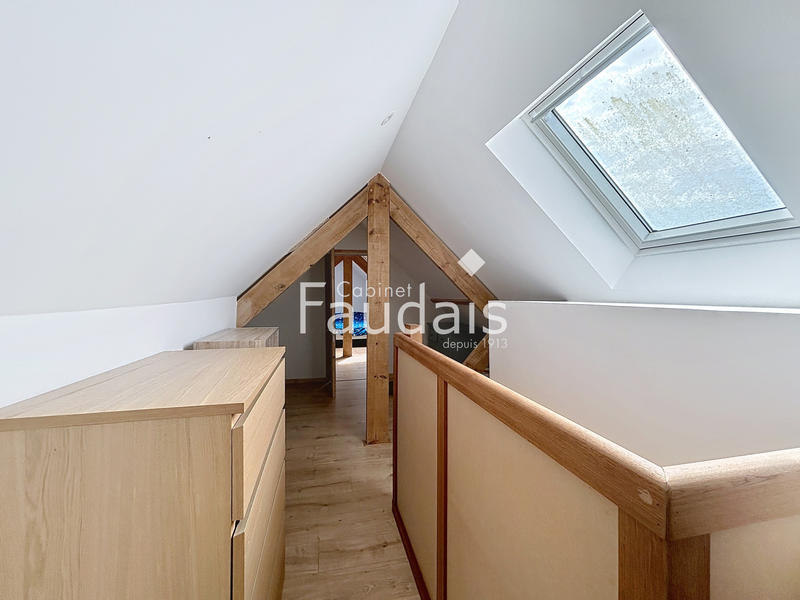 Maison - 233 m² - 10 pièces