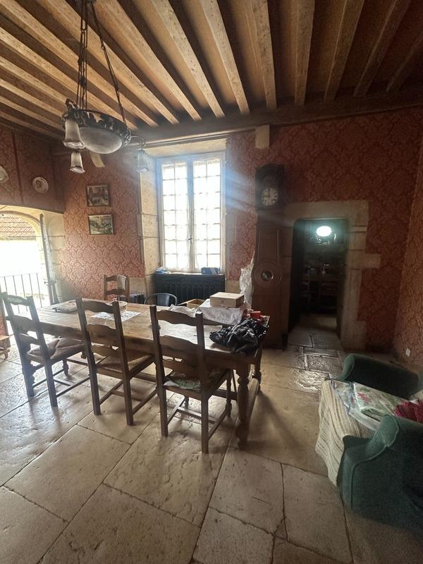 Maison - 218 m² - 8 pièces