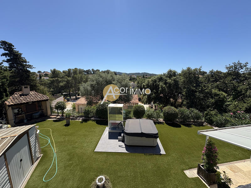 Maison - 211 m² - 9 pièces