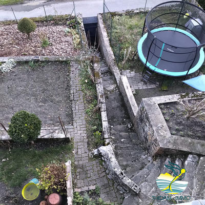 Maison traditionnelle - 232 m² - 10 pièces