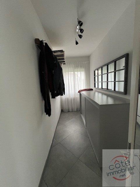 Maison - 240 m² - 6 pièces