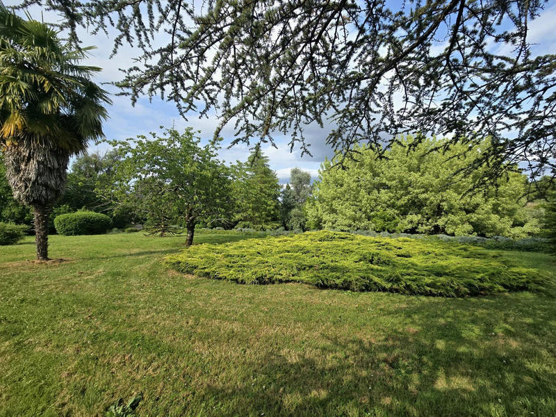 Maison - 322 m² - 11 pièces