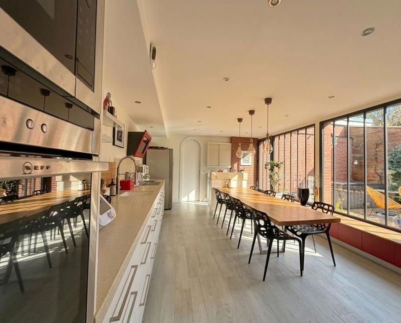Maison de ville - 236 m² - 9 pièces