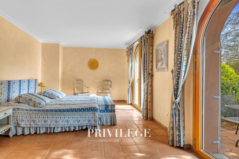 Bastide - 775 m² - 11 pièces