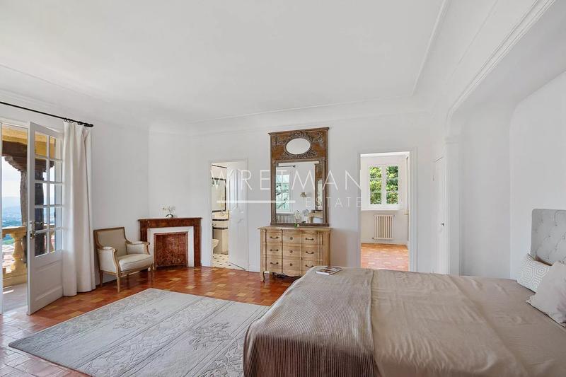 Maison de ville - 200 m² - 7 pièces