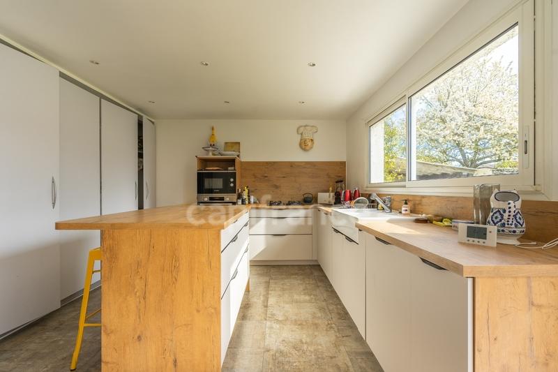 Maison - 267 m² - 8 pièces