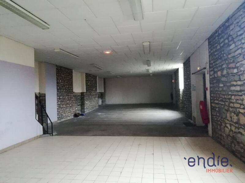 Maison - 220 m² - 2 pièces