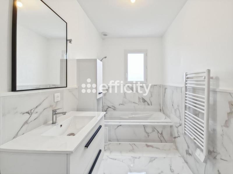 Pavillon - 93 m² - 4 pièces