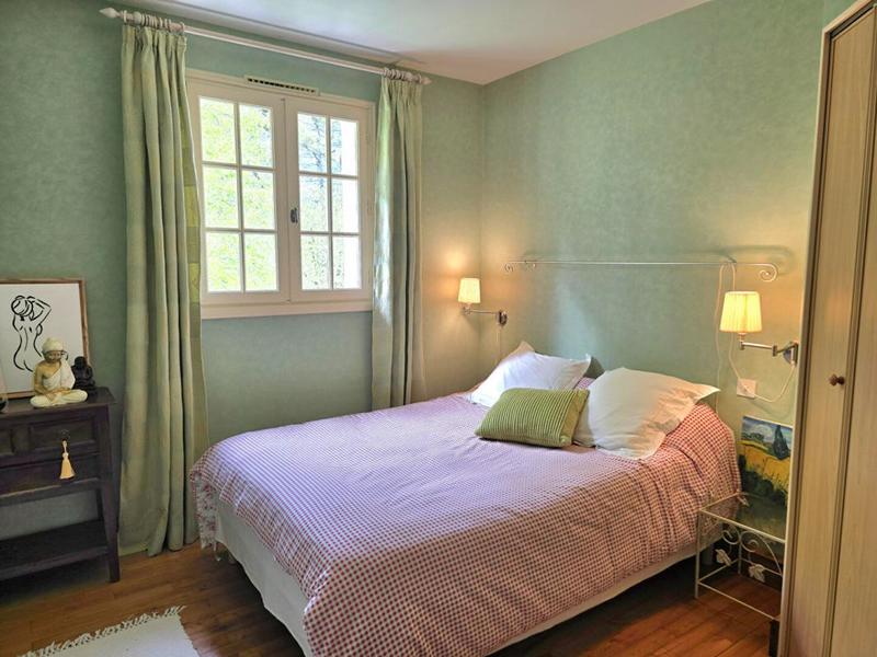 Maison - 220 m² - 8 pièces