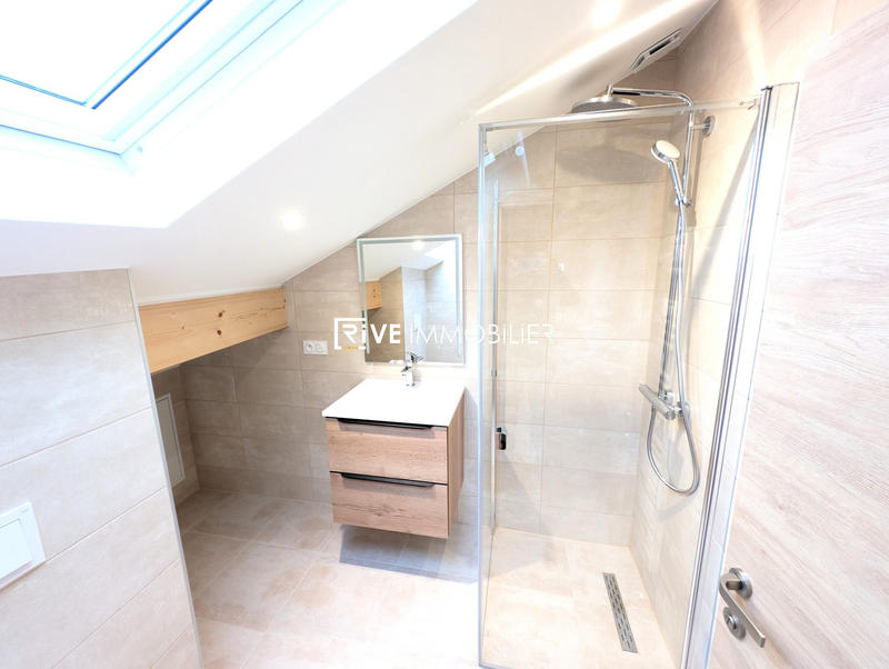 Maison - 241 m² - 7 pièces