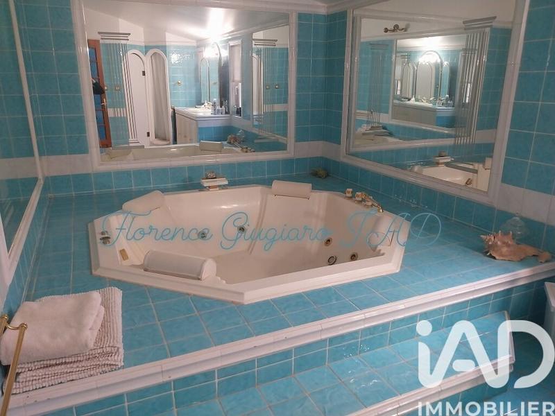 Maison - 365 m² - 6 pièces