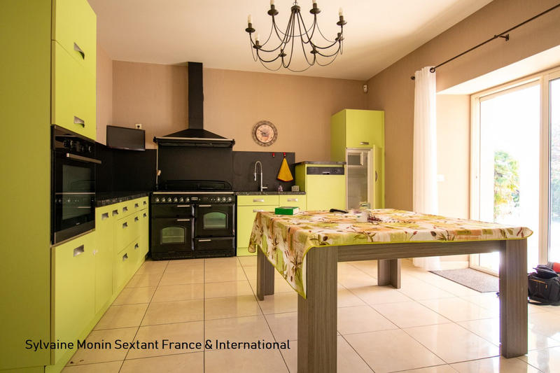 Maison - 400 m² - 14 pièces