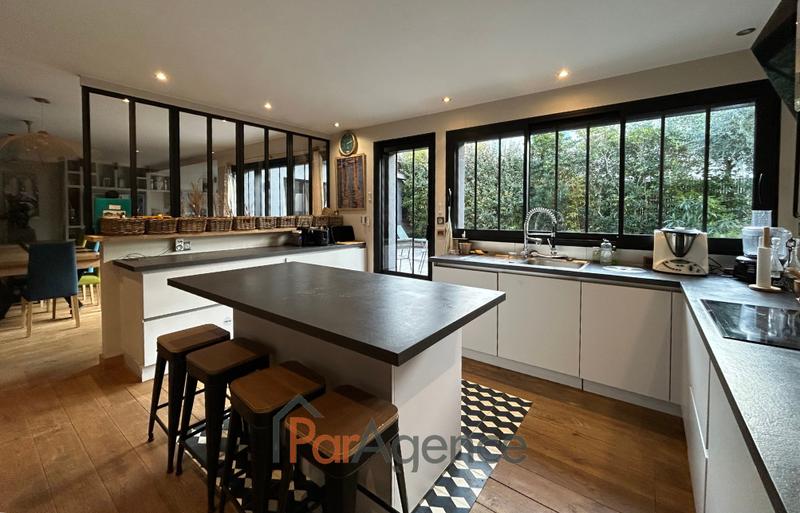 Maison - 177 m² - 7 pièces