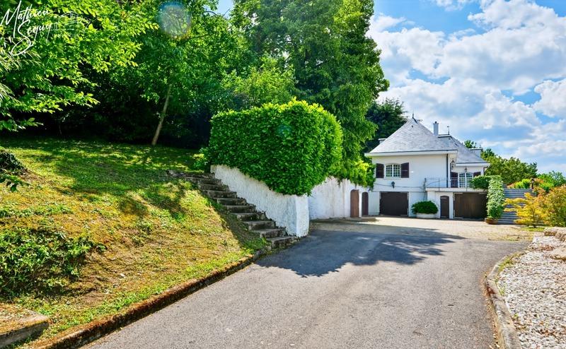 Maison - 195 m² - 6 pièces