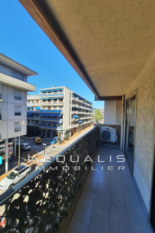 Appartement - 75 m² - 3 pièces