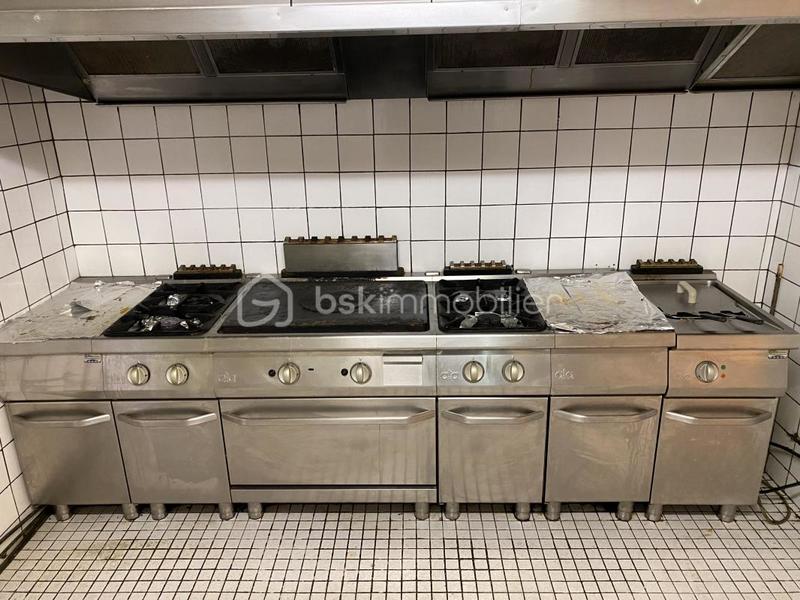 Maison de village - 303 m² - 9 pièces