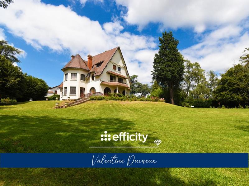 Maison - 450 m² - 16 pièces