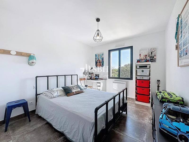 Villa - 211 m² - 10 pièces