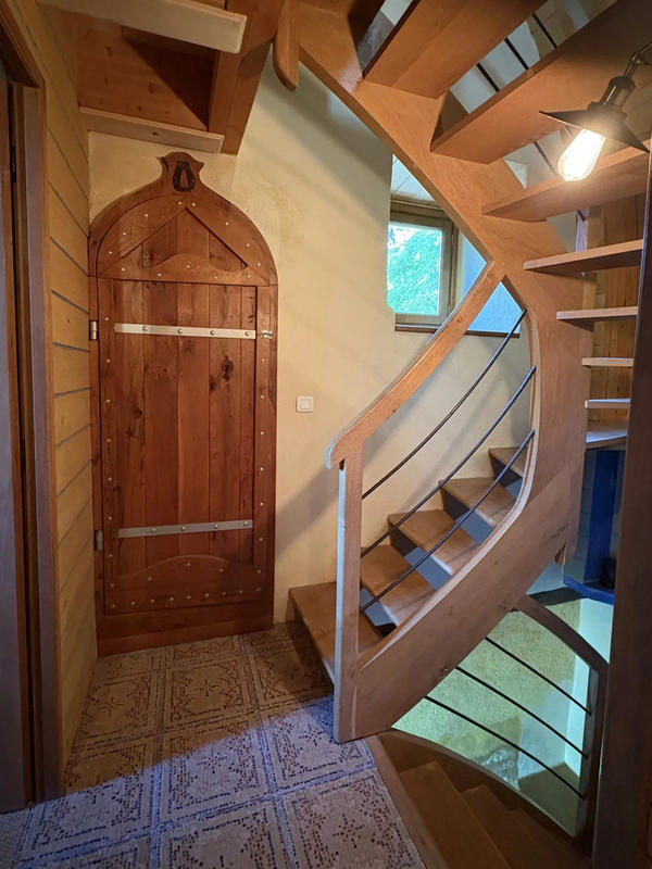 Maison - 225 m² - 9 pièces