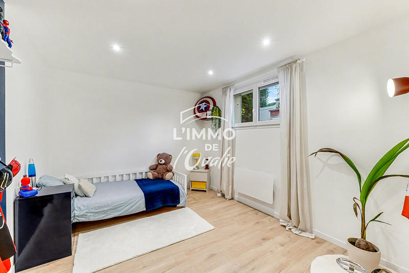 Maison - 240 m² - 6 pièces