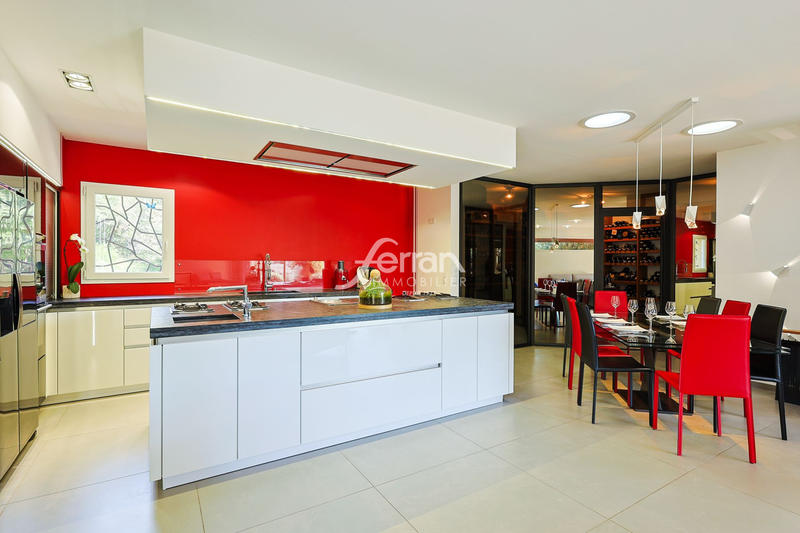 Maison - 179 m² - 6 pièces