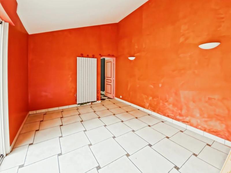 Maison - 190 m² - 12 pièces