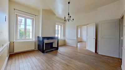 Appartement ancien - 86 m² - 3 pièces