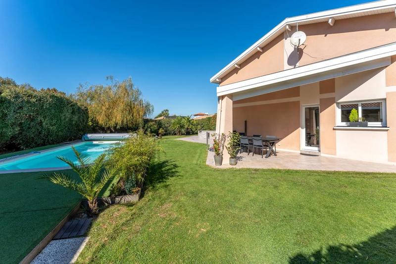 Maison - 196 m² - 6 pièces