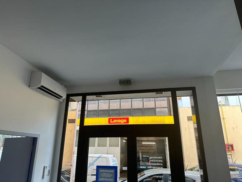 Local commercial - 4 pièces