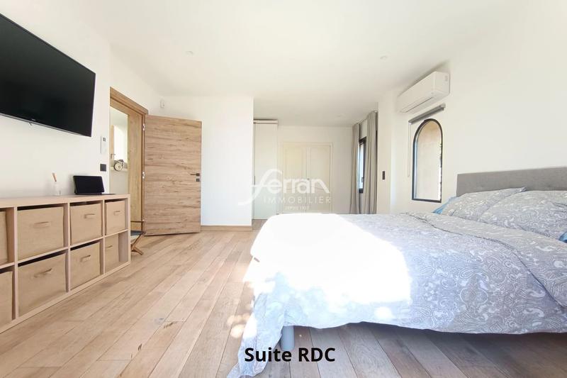 Maison - 262 m² - 6 pièces