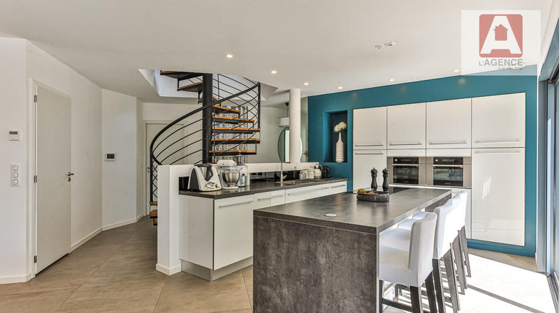 Maison - 187 m² - 5 pièces