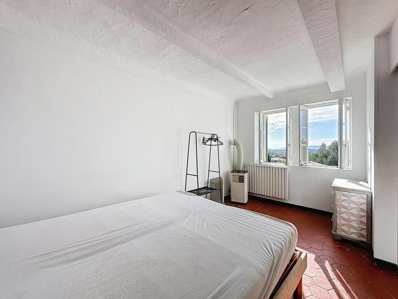 Mas - 350 m² - 6 pièces