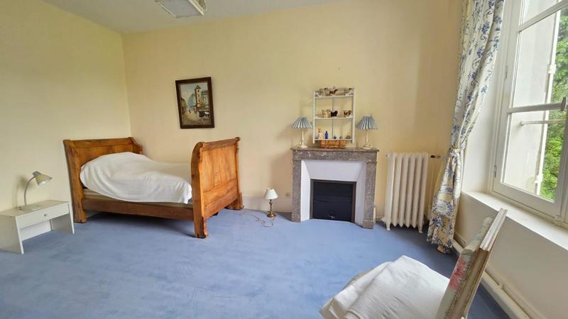 Maison en pierre - 309 m² - 9 pièces