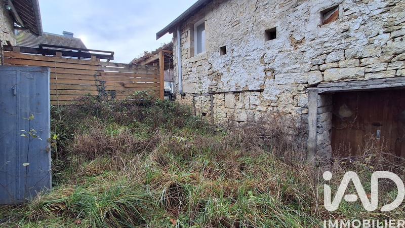 Maison de village - 250 m² - 2 pièces