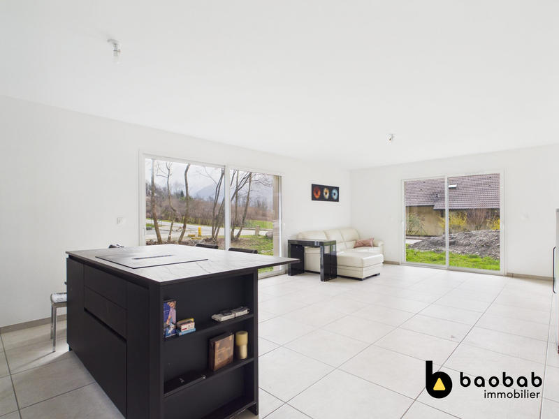 Maison - 97 m² - 3 pièces