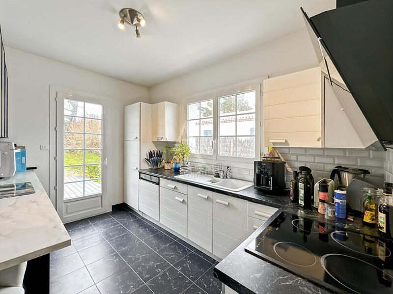 Maison - 196 m² - 6 pièces