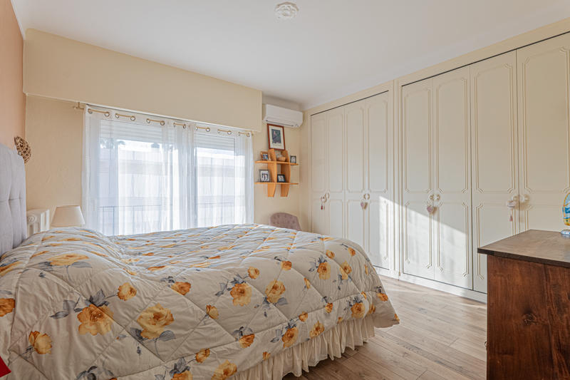 Maison - 237 m² - 8 pièces