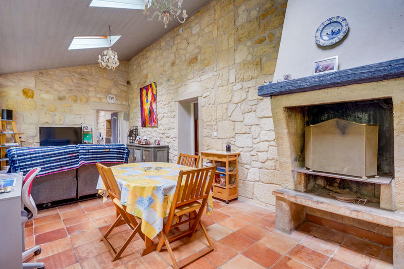 Maison - 140 m² - 5 pièces