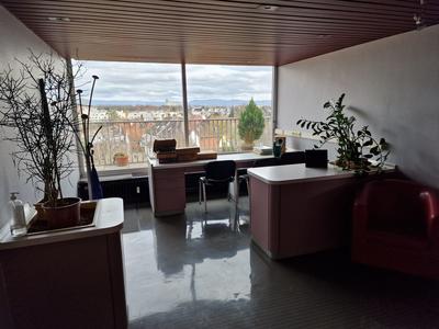 Appartement - 151 m² - 6 pièces