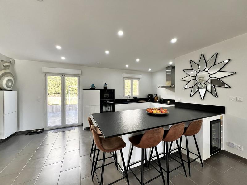 Maison - 102 m² - 5 pièces