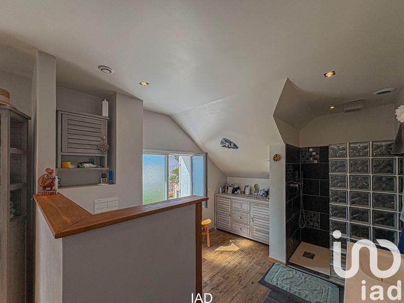 Maison - 240 m² - 7 pièces