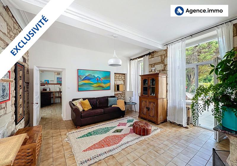 Maison traditionnelle - 270 m² - 12 pièces